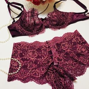 Victoria’s Secrets Bra And Panty Set